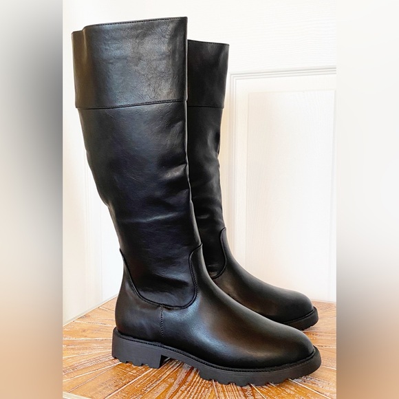Shoe Dazzle Classic Black Combat Boots - Picture 2 of 12